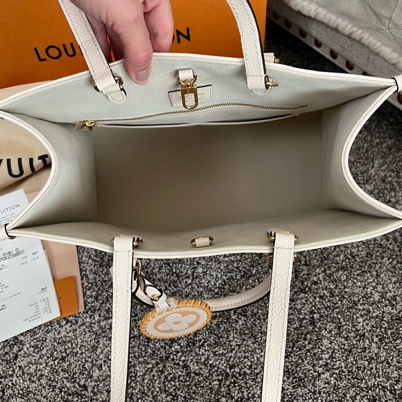 Louis Vuitton On the Go MM “By the Pool” - Picture 4 of 5